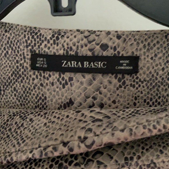 Zara Snake skort . Size Small - Picture 9 of 9